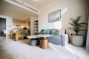 Cozy 1BR with Private Beach & Canal View